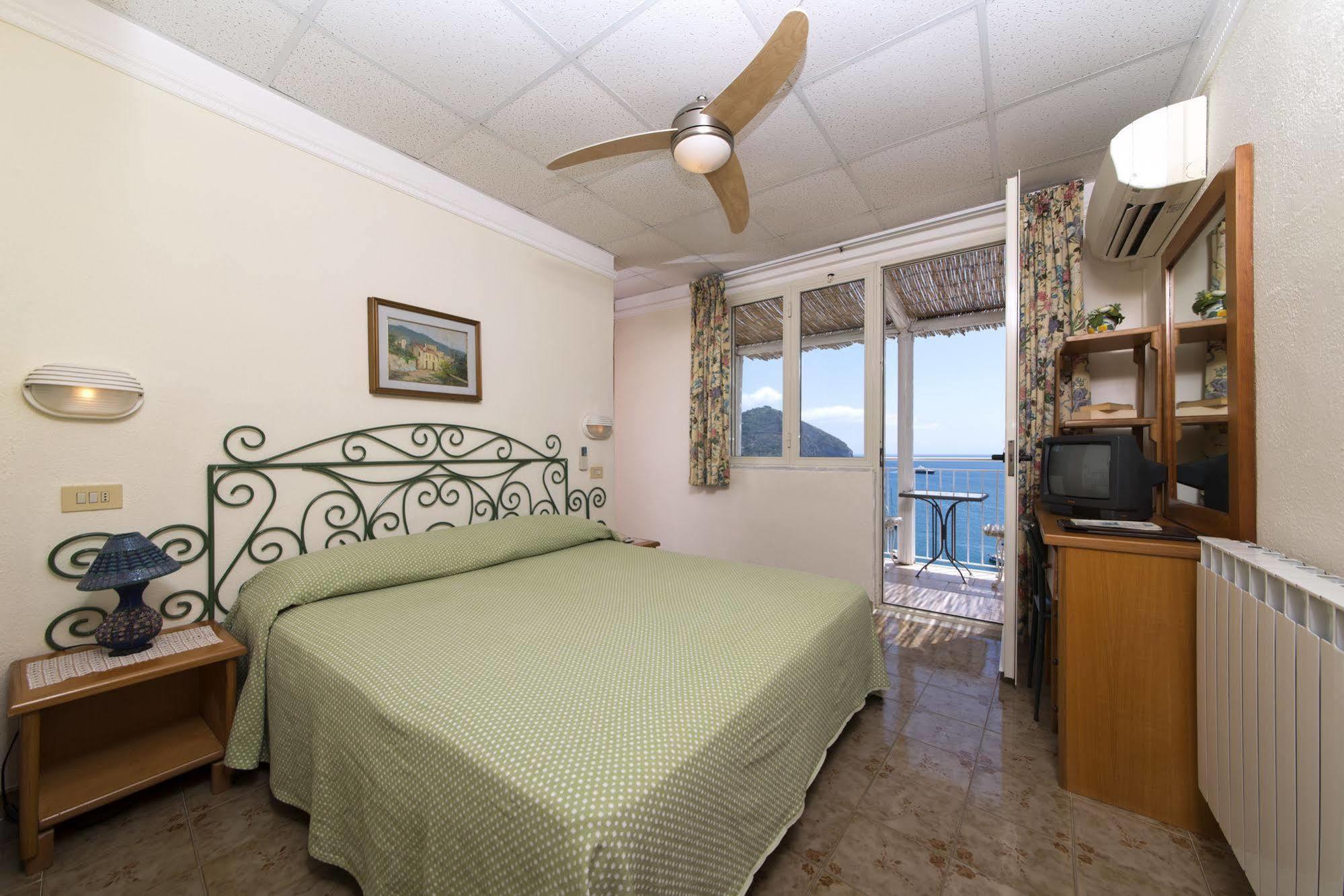 Hotel La Palma Sant'Angelo  Экстерьер фото