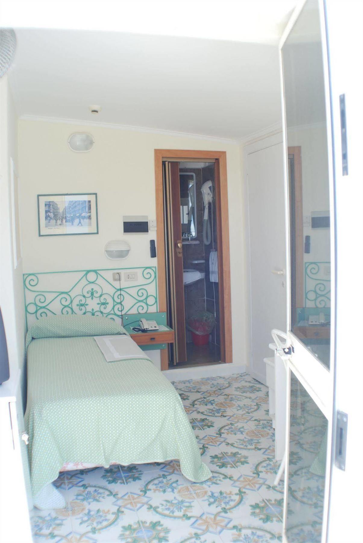 Hotel La Palma Sant'Angelo  Экстерьер фото