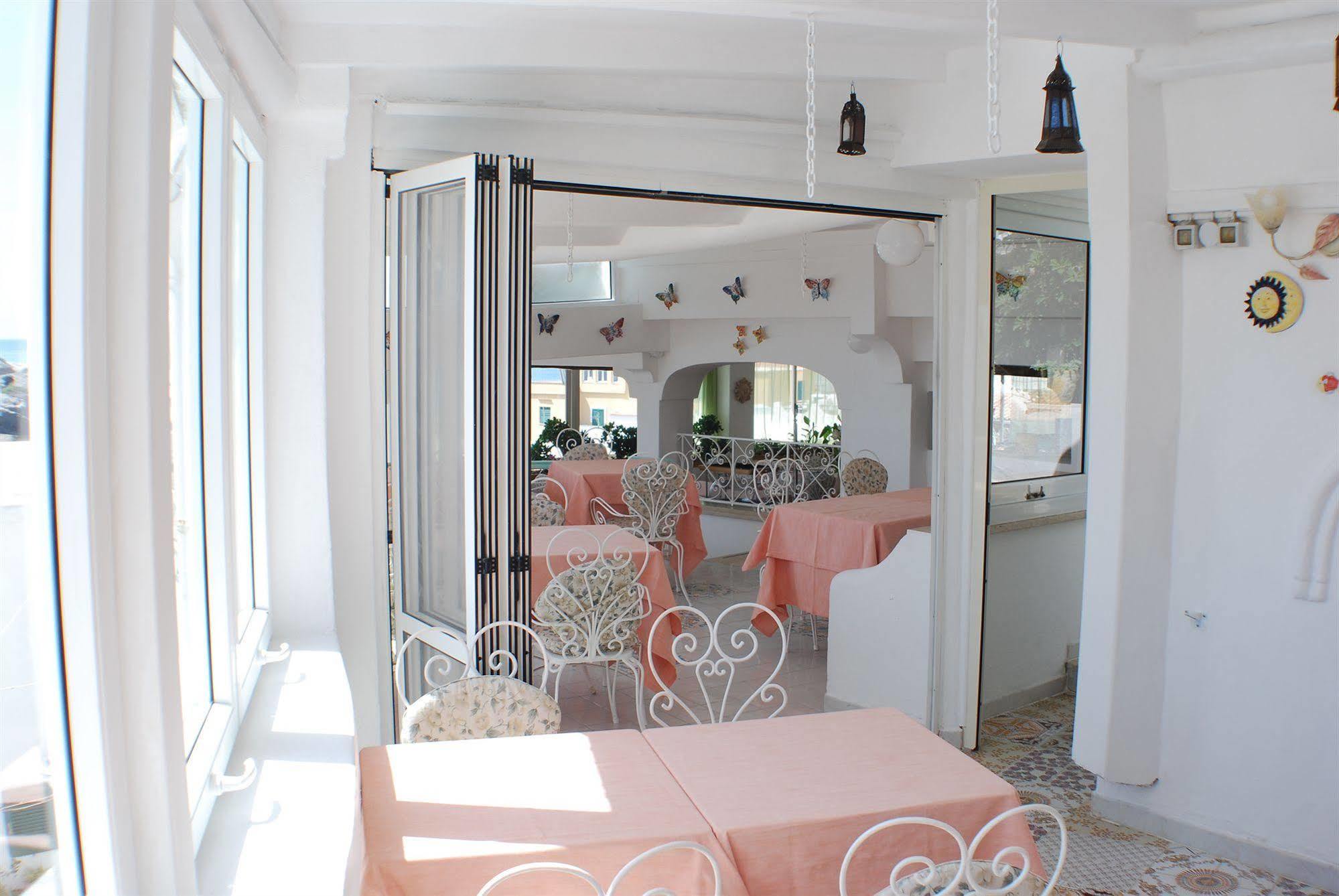 Hotel La Palma Sant'Angelo  Экстерьер фото